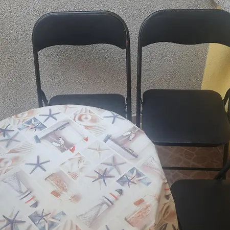 Ξενοδοχείο με διαμερίσματα Djura *
