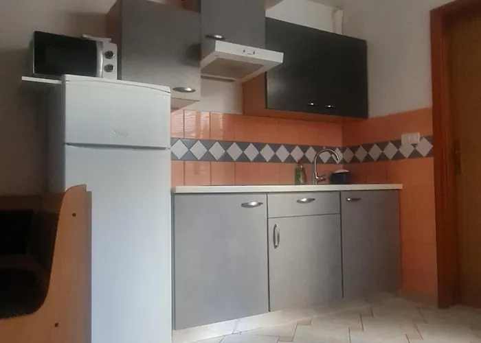 Djura Aparthotel 3*